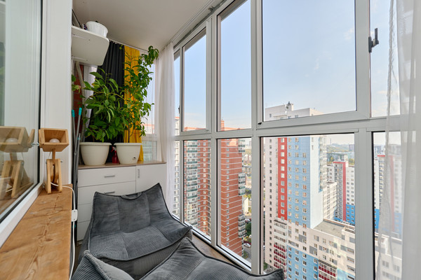 Продам трехкомнатную (3-комн.) квартиру, Крылова ул, 17, Пермь г