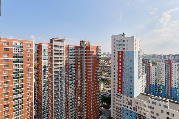 Продам трехкомнатную (3-комн.) квартиру, Крылова ул, 17, Пермь г