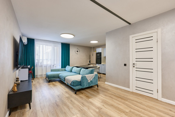 Продам трехкомнатную (3-комн.) квартиру, Крылова ул, 17, Пермь г