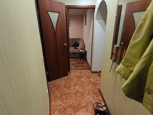 Продам трехкомнатную (3-комн.) квартиру, Московская ул, 30к45, Боровичи г