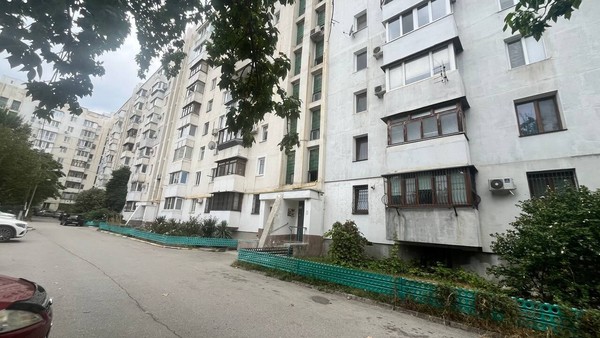 Продам двухкомнатную (2-комн.) квартиру, Аэрофлотская ул, 16, Симферополь г