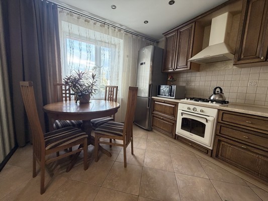 Продам трехкомнатную (3-комн.) квартиру, 22 съезда КПСС ул, 116, Брянск г