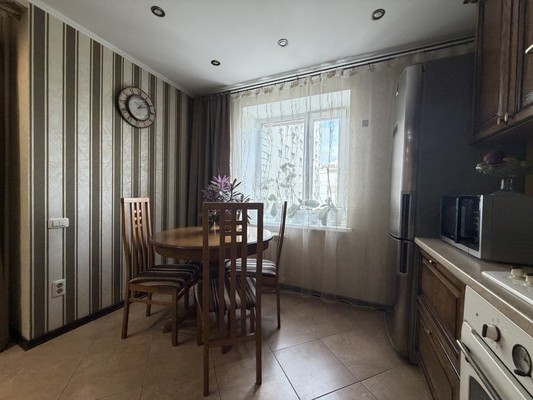 Продам трехкомнатную (3-комн.) квартиру, 22 съезда КПСС ул, 116, Брянск г