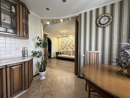 Продам трехкомнатную (3-комн.) квартиру, 22 съезда КПСС ул, 116, Брянск г