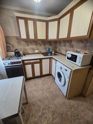Продам трехкомнатную (3-комн.) квартиру, Большевика Попова ул, 6, Грэсовский пгт