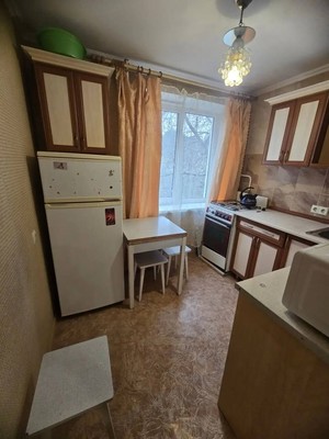 Продам трехкомнатную (3-комн.) квартиру, Большевика Попова ул, 6, Грэсовский пгт
