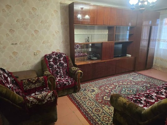Продам трехкомнатную (3-комн.) квартиру, Большевика Попова ул, 6, Грэсовский пгт
