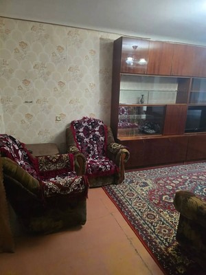 Продам трехкомнатную (3-комн.) квартиру, Большевика Попова ул, 6, Грэсовский пгт