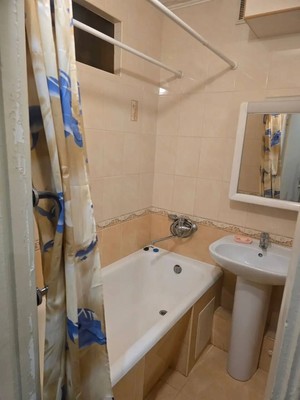 Продам трехкомнатную (3-комн.) квартиру, Большевика Попова ул, 6, Грэсовский пгт