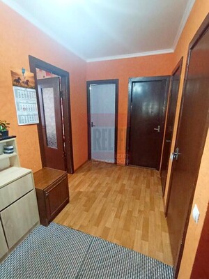 Продам двухкомнатную (2-комн.) квартиру, Мира ул, 8, Светлый г