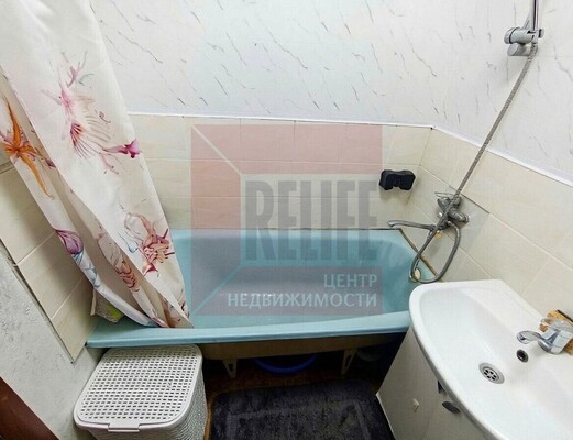 Продам двухкомнатную (2-комн.) квартиру, Мира ул, 8, Светлый г