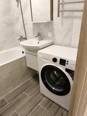 Продам однокомнатную (1-комн.) квартиру, Александровская ул, 3, Петрово-Дальнее с