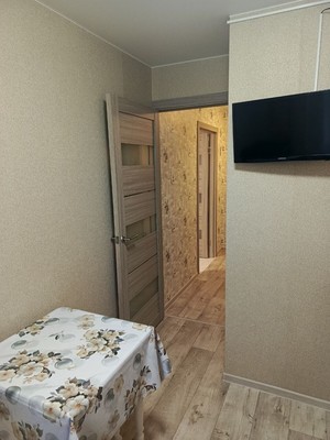 Продам однокомнатную (1-комн.) квартиру, 1 Конной Армии ул, 17, Симферополь г