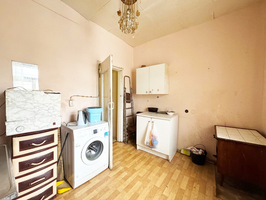 Продам многокомнатную квартиру, 1-я В.О. линия, 36, Санкт-Петербург г