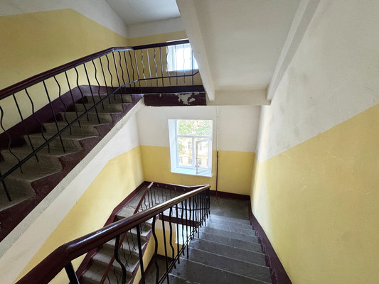 Продам многокомнатную квартиру, 1-я В.О. линия, 36, Санкт-Петербург г