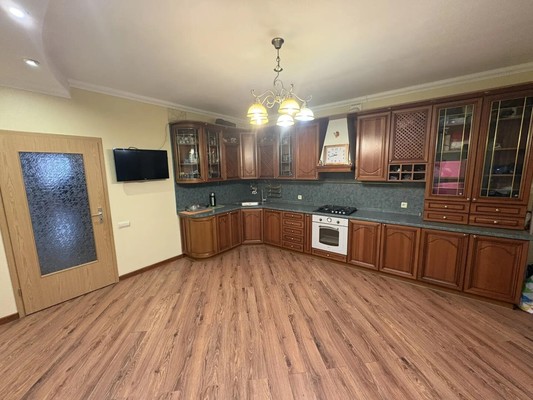 Продам трехкомнатную (3-комн.) квартиру, Мира ул, 51, Ханты-Мансийск г