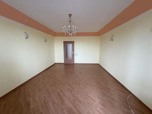 Продам трехкомнатную (3-комн.) квартиру, Мира ул, 51, Ханты-Мансийск г