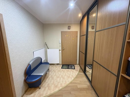 Продам трехкомнатную (3-комн.) квартиру, Мира ул, 51, Ханты-Мансийск г