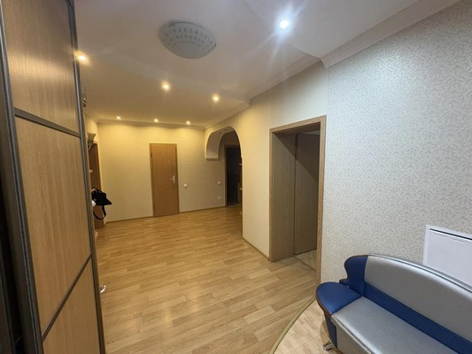 Продам трехкомнатную (3-комн.) квартиру, Мира ул, 51, Ханты-Мансийск г