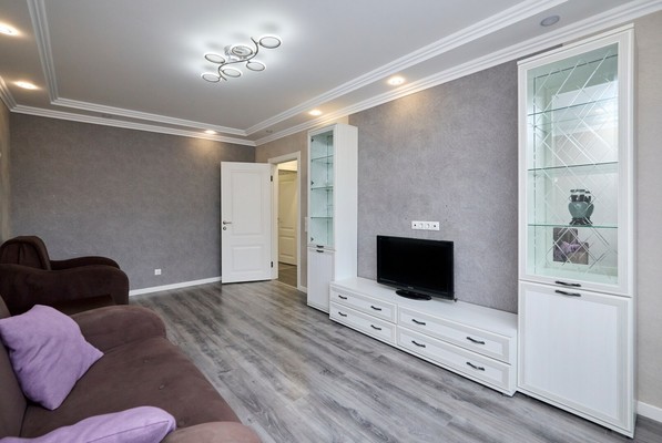 Продам трехкомнатную (3-комн.) квартиру, Маршала Захарова ул, 17к1, Санкт-Петербург г