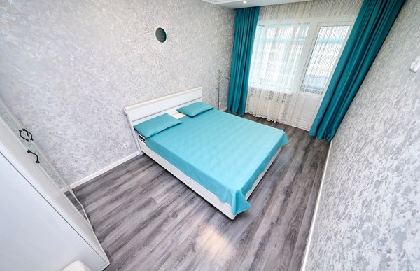 Продам трехкомнатную (3-комн.) квартиру, Маршала Захарова ул, 17к1, Санкт-Петербург г