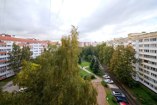 Продам трехкомнатную (3-комн.) квартиру, Маршала Захарова ул, 17к1, Санкт-Петербург г