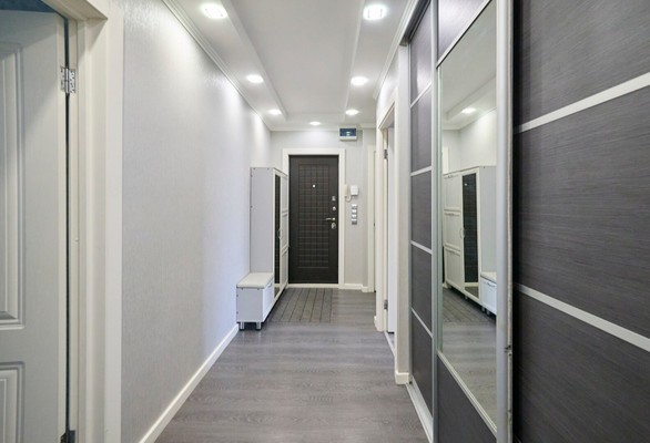 Продам трехкомнатную (3-комн.) квартиру, Маршала Захарова ул, 17к1, Санкт-Петербург г