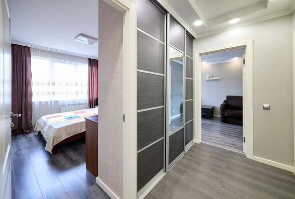 Продам трехкомнатную (3-комн.) квартиру, Маршала Захарова ул, 17к1, Санкт-Петербург г