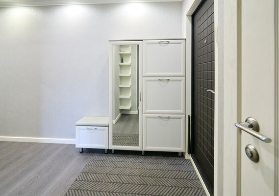 Продам трехкомнатную (3-комн.) квартиру, Маршала Захарова ул, 17к1, Санкт-Петербург г