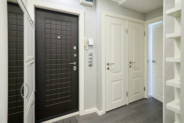 Продам трехкомнатную (3-комн.) квартиру, Маршала Захарова ул, 17к1, Санкт-Петербург г
