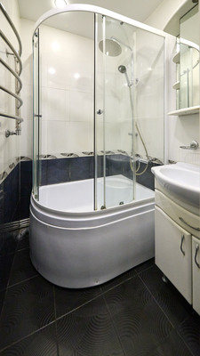 Продам трехкомнатную (3-комн.) квартиру, Маршала Захарова ул, 17к1, Санкт-Петербург г