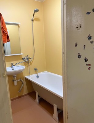 Продам трехкомнатную (3-комн.) квартиру, Таганрогская ул, 139/4, Ростов-на-Дону г