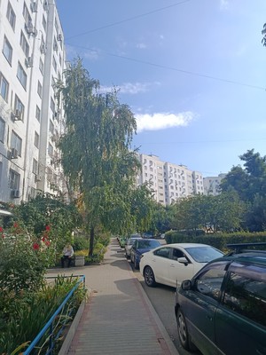 Продам двухкомнатную (2-комн.) квартиру, Таганрогская ул, 112, Ростов-на-Дону г
