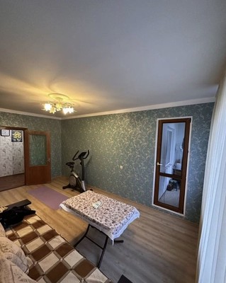 Продам трехкомнатную (3-комн.) квартиру, 60 лет Октября ул, 13/64, Симферополь г