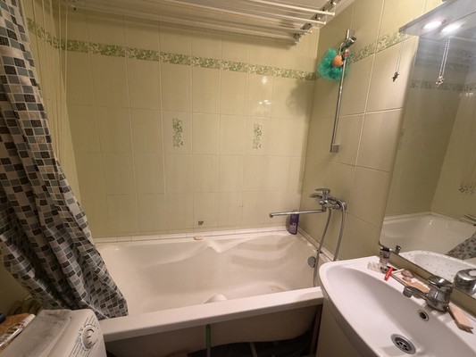 Продам двухкомнатную (2-комн.) квартиру, ГСК Спортбаза тер, 11, Спортбазы п