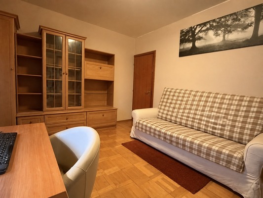 Продам трехкомнатную (3-комн.) квартиру, Профсоюзная ул, 124к4, Москва г