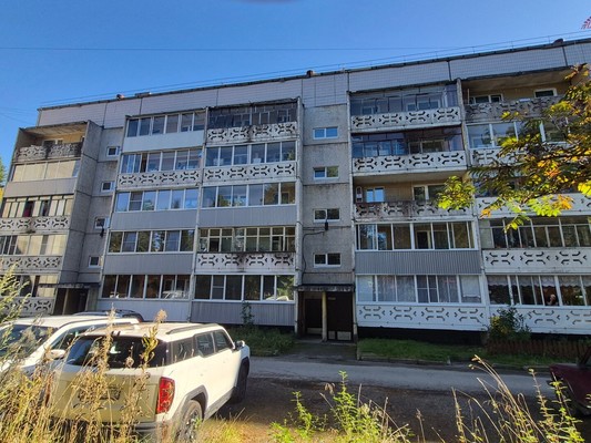 Продам двухкомнатную (2-комн.) квартиру, Ленинградская ул, 6, Костомукша г