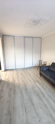 Продам двухкомнатную (2-комн.) квартиру, Карпинского ул, 21а, Санкт-Петербург г