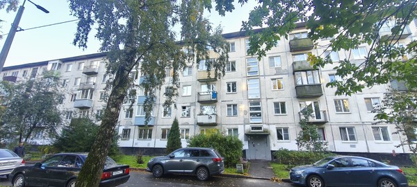 Продам двухкомнатную (2-комн.) квартиру, Карпинского ул, 21а, Санкт-Петербург г