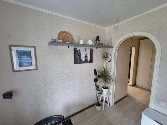 Продам двухкомнатную (2-комн.) квартиру, Чистопольская ул, 61, Казань г
