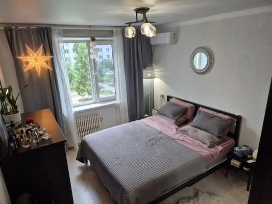 Продам двухкомнатную (2-комн.) квартиру, Чистопольская ул, 61, Казань г