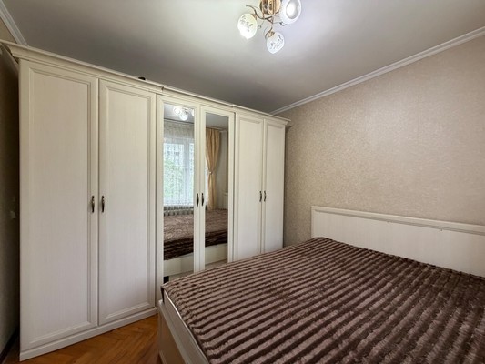 Продам трехкомнатную (3-комн.) квартиру, Нахушева ул, 93, Нальчик г