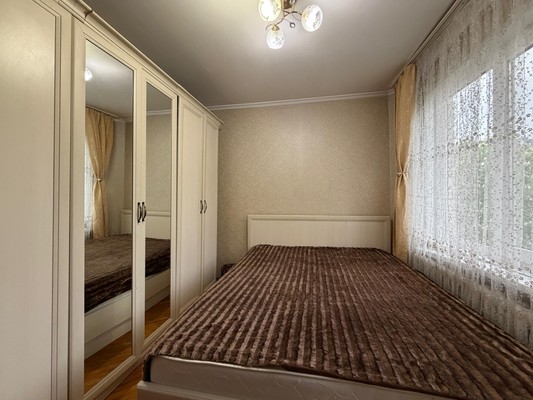 Продам трехкомнатную (3-комн.) квартиру, Нахушева ул, 93, Нальчик г