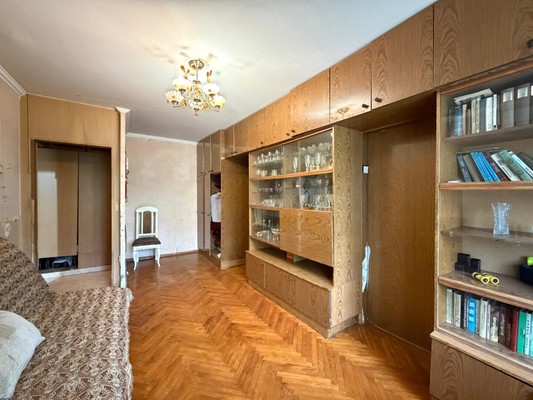 Продам трехкомнатную (3-комн.) квартиру, Нахушева ул, 93, Нальчик г