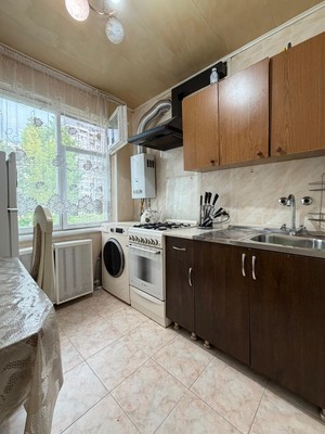 Продам трехкомнатную (3-комн.) квартиру, Нахушева ул, 93, Нальчик г