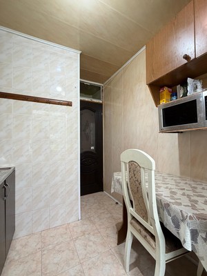 Продам трехкомнатную (3-комн.) квартиру, Нахушева ул, 93, Нальчик г