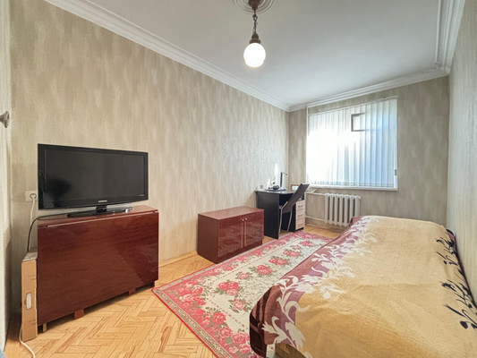 Продам трехкомнатную (3-комн.) квартиру, Мусукаева ул, 32к3, Нальчик г