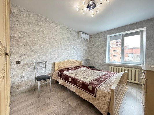 Продам трехкомнатную (3-комн.) квартиру, Тарчокова ул, 54кб, Нальчик г