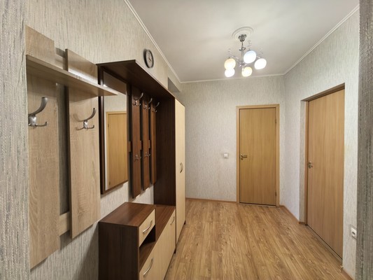 Продам двухкомнатную (2-комн.) квартиру, Жиленкова ул, 8Б, Калининград г