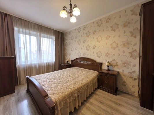 Продам двухкомнатную (2-комн.) квартиру, Жиленкова ул, 8Б, Калининград г